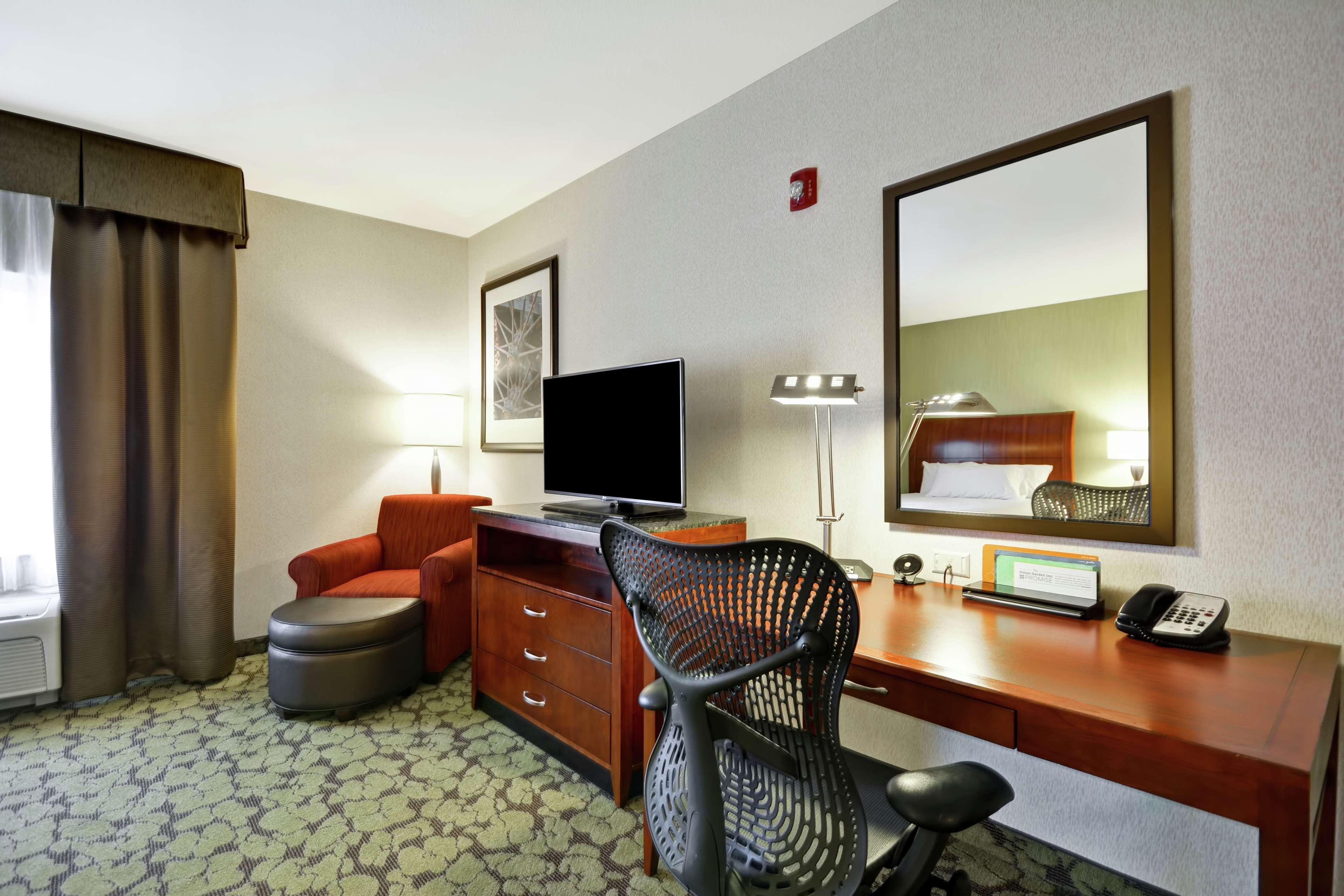 Hilton Garden Inn Fort Collins Exterior photo