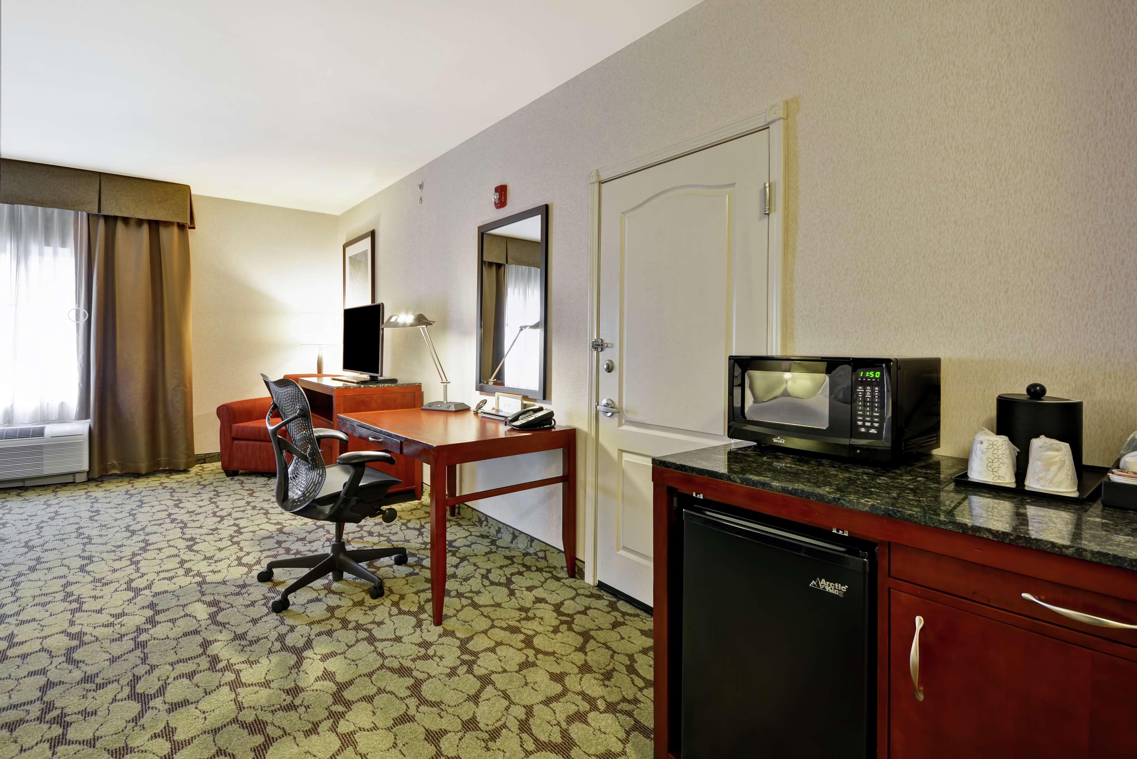 Hilton Garden Inn Fort Collins Exterior photo